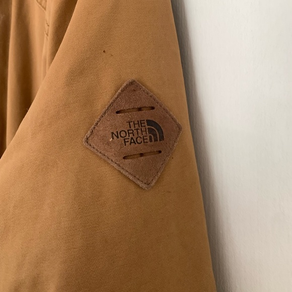 Women’s Small North Face Jacket. - Picture 2 of 6